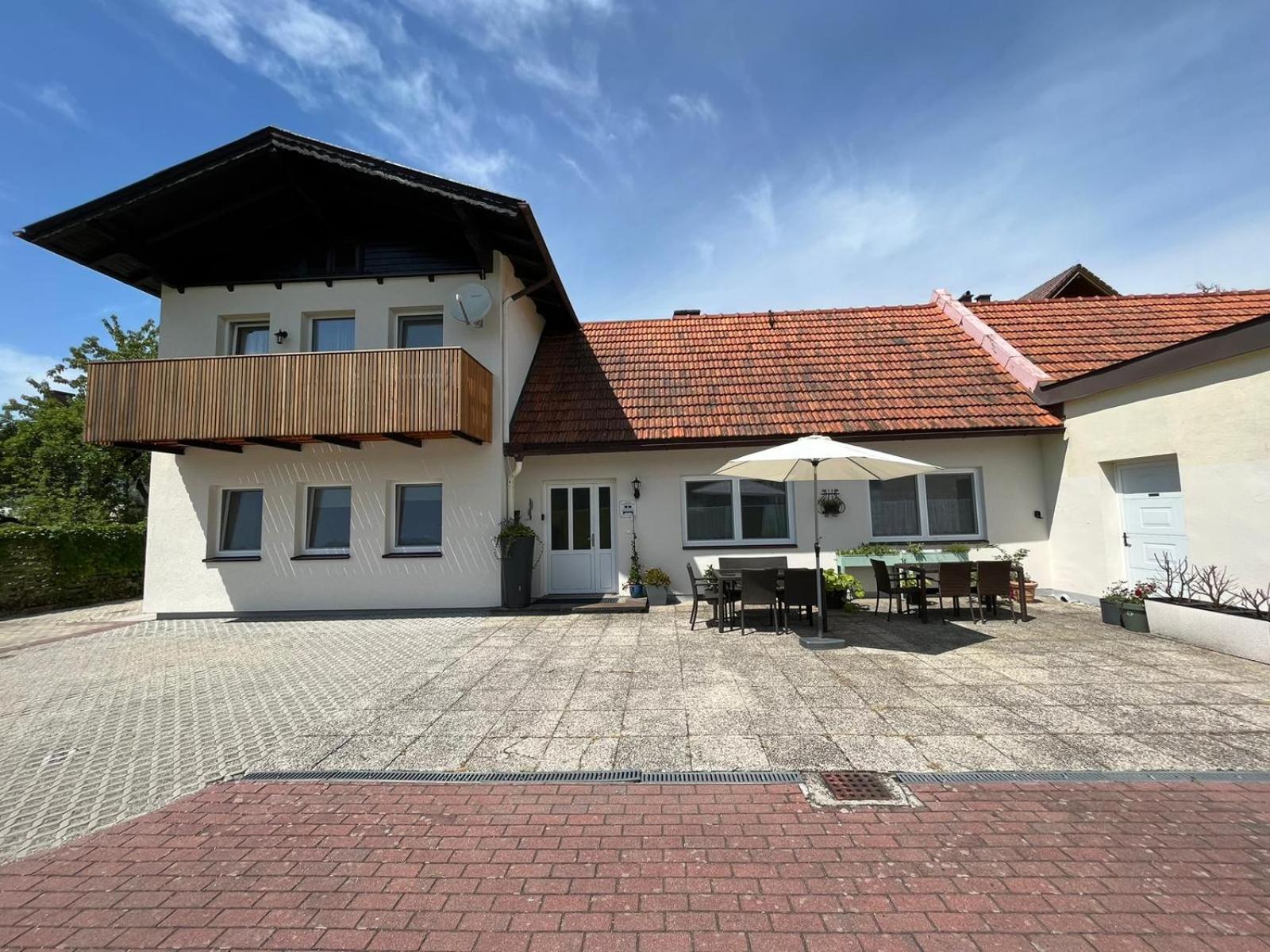 Danner Familien-Ferienwohnungen Schoerfling Am Attersee エクステリア 写真