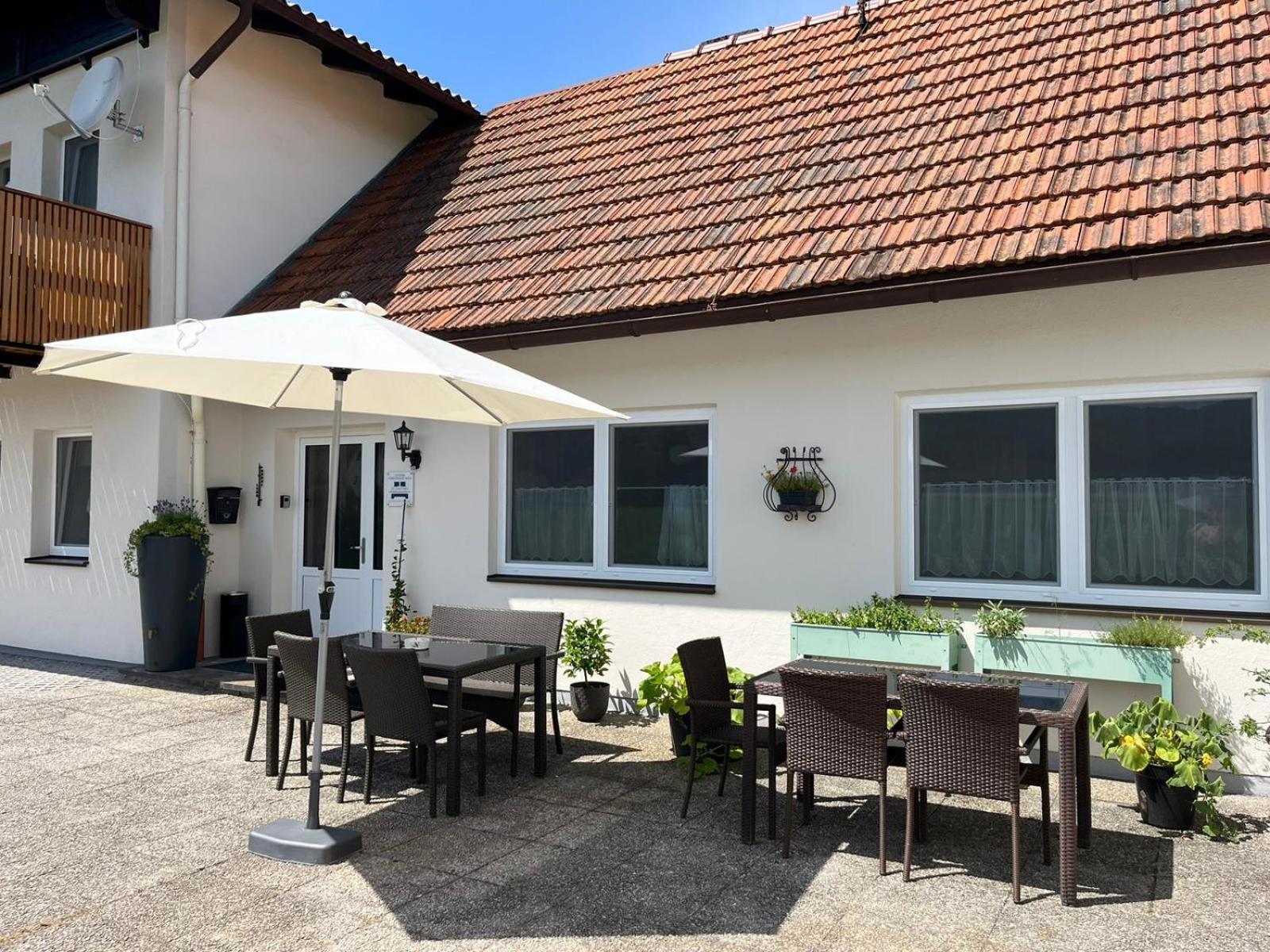 Danner Familien-Ferienwohnungen Schoerfling Am Attersee エクステリア 写真